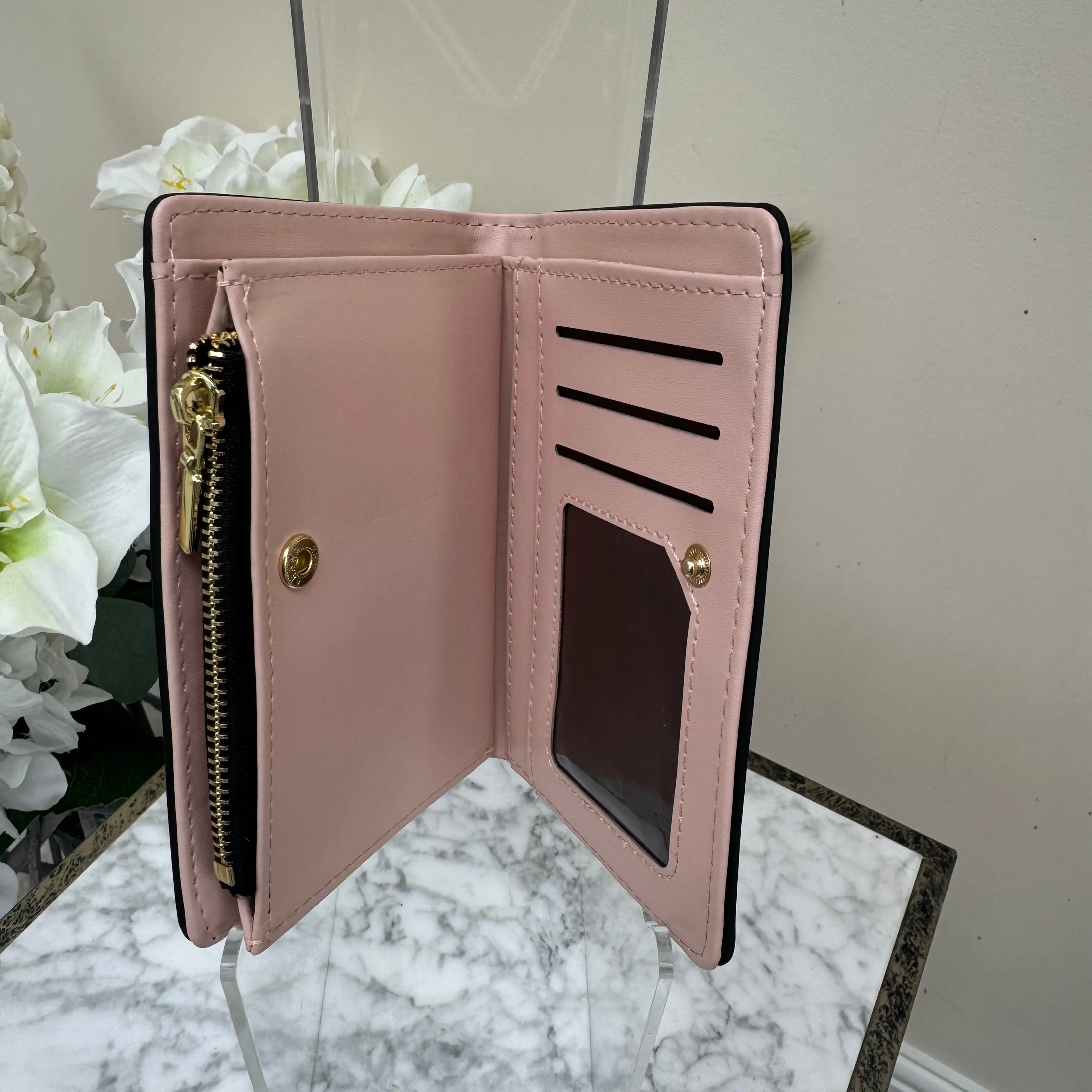 GHS 7234 Laser Cut Heart Front Purse