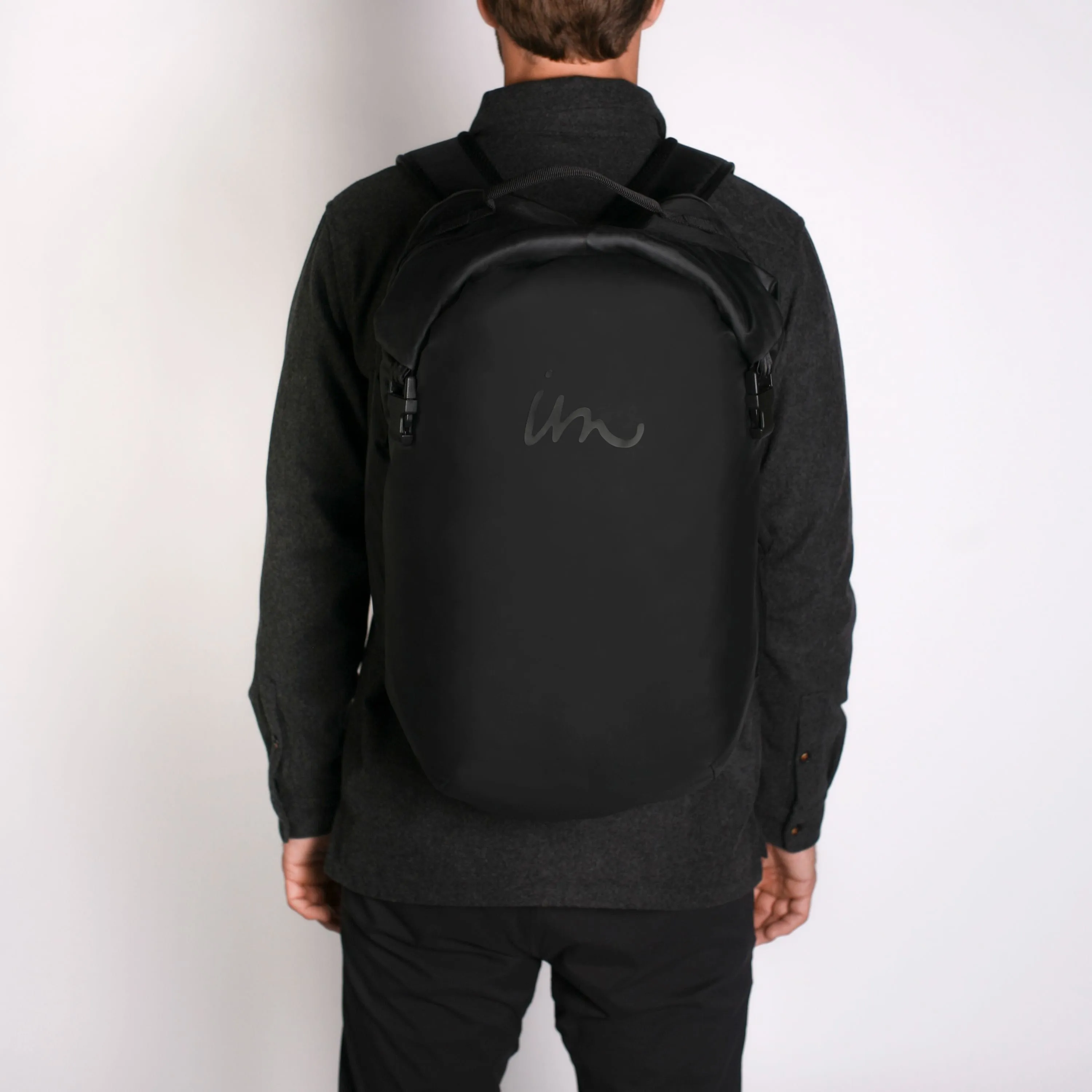 Shuttle 40L Backpack Black